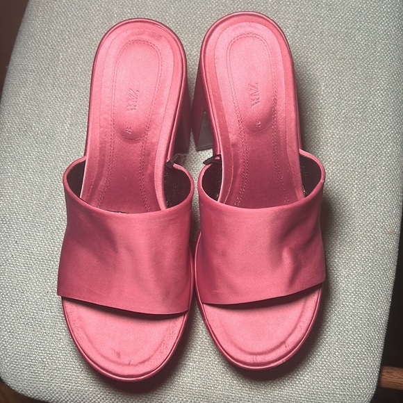 Pink heels - Picture 4 of 5